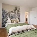 Apartment Lexapartments Altstadt Zentral 80qm In Lorenz *
